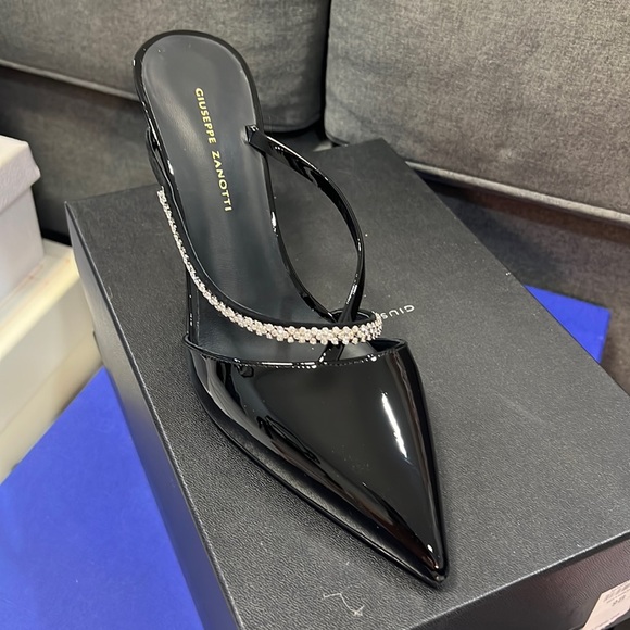 Giuseppe Zanotti Shoes - ‼️🔥BRAND NEW Elegant Giuseppe Zanotti Embellished Heels